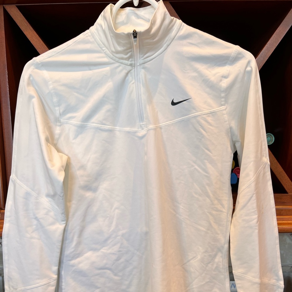 Women’s Nike dry fit, long sleeve top